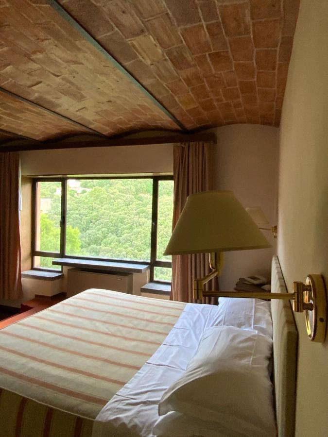Hotel Gattapone Spoleto Exterior foto